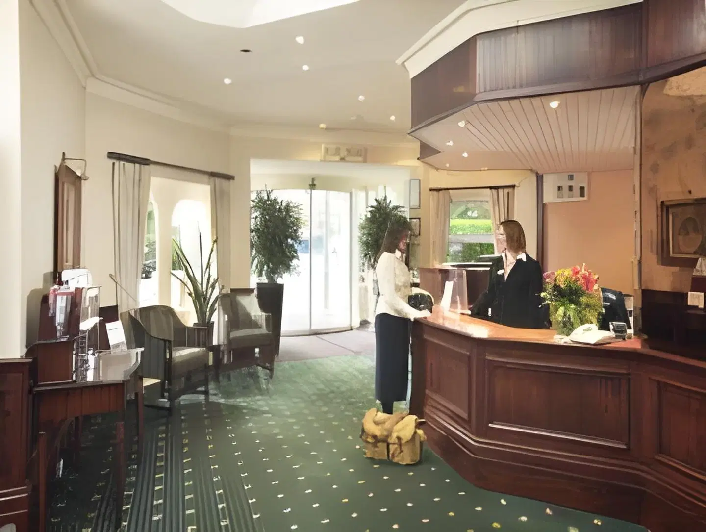 The Connaught Lodge LOUNGE_LOBBY