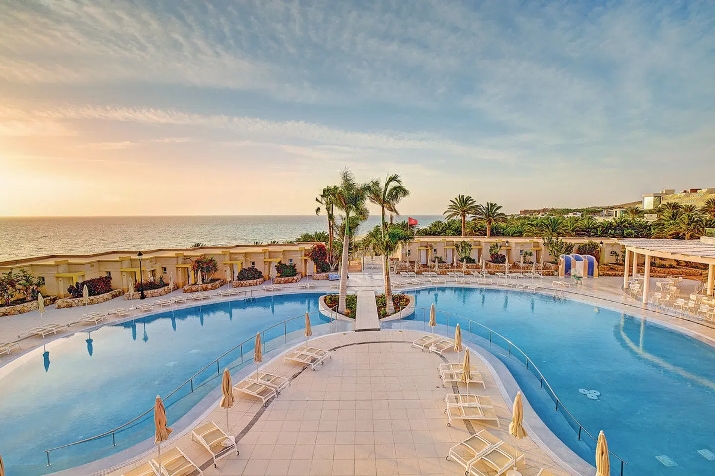 SBH Monica Beach Resort OUTDOOR_POOL