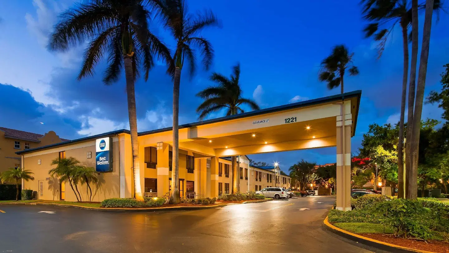 Best Western Fort Lauderdale Airport Cruise Port EXTERIOR
