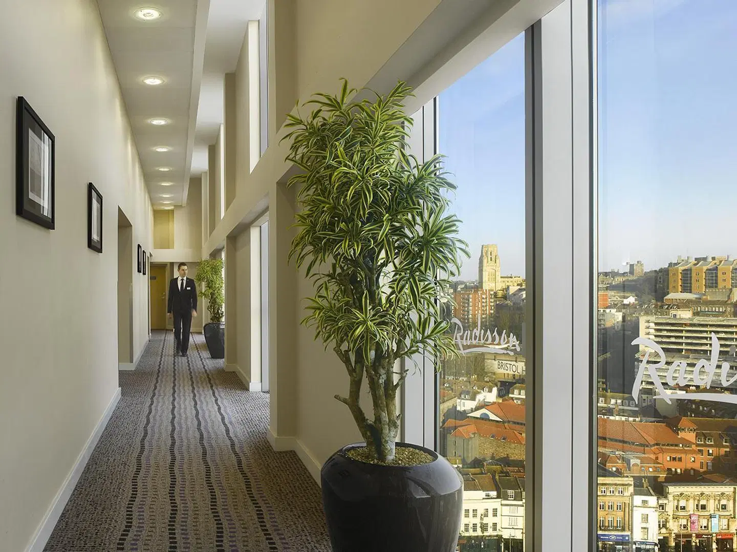 Radisson Blu Hotel, Bristol LOUNGE_LOBBY