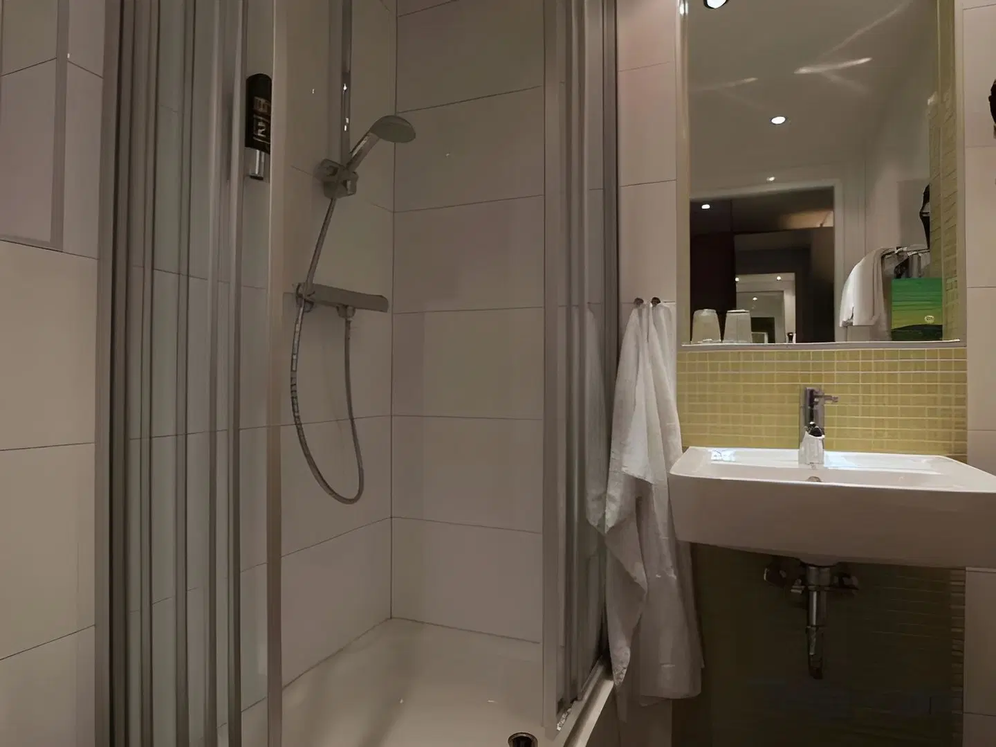 Meininger Hotel Wien Downtown Franz Badezimmer