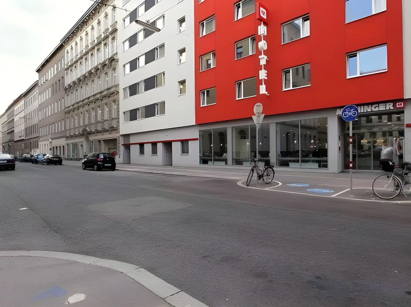 Meininger Hotel Wien Downtown Franz EXTERIOR