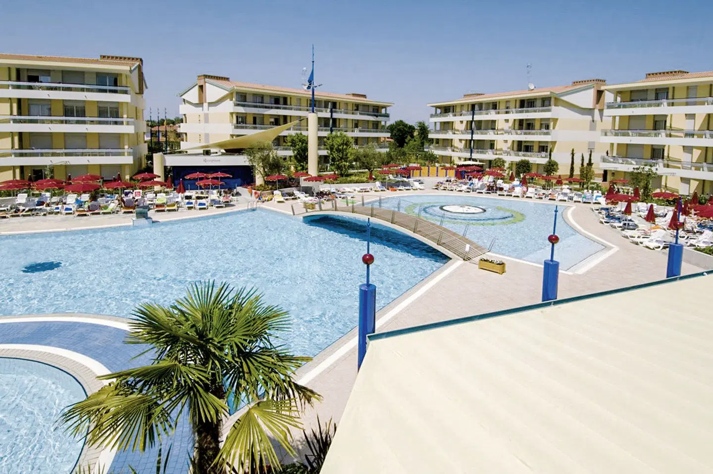 Villaggio Planetarium OUTDOOR_POOL