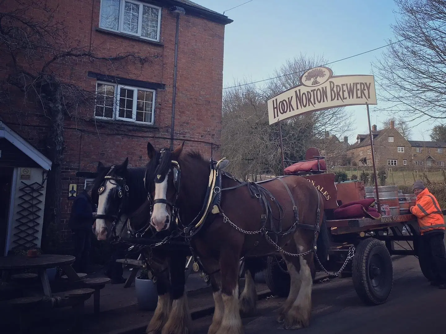 The Pear Tree Inn EXTERIOR