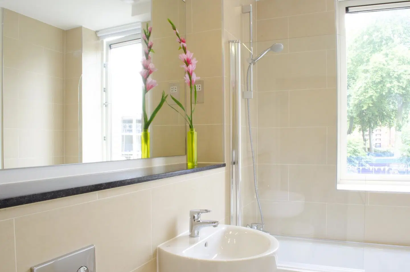 Camden Market Apartments BATHROOM