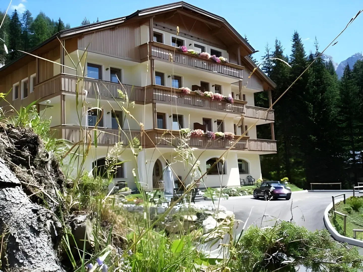 Mondeval EXTERIOR