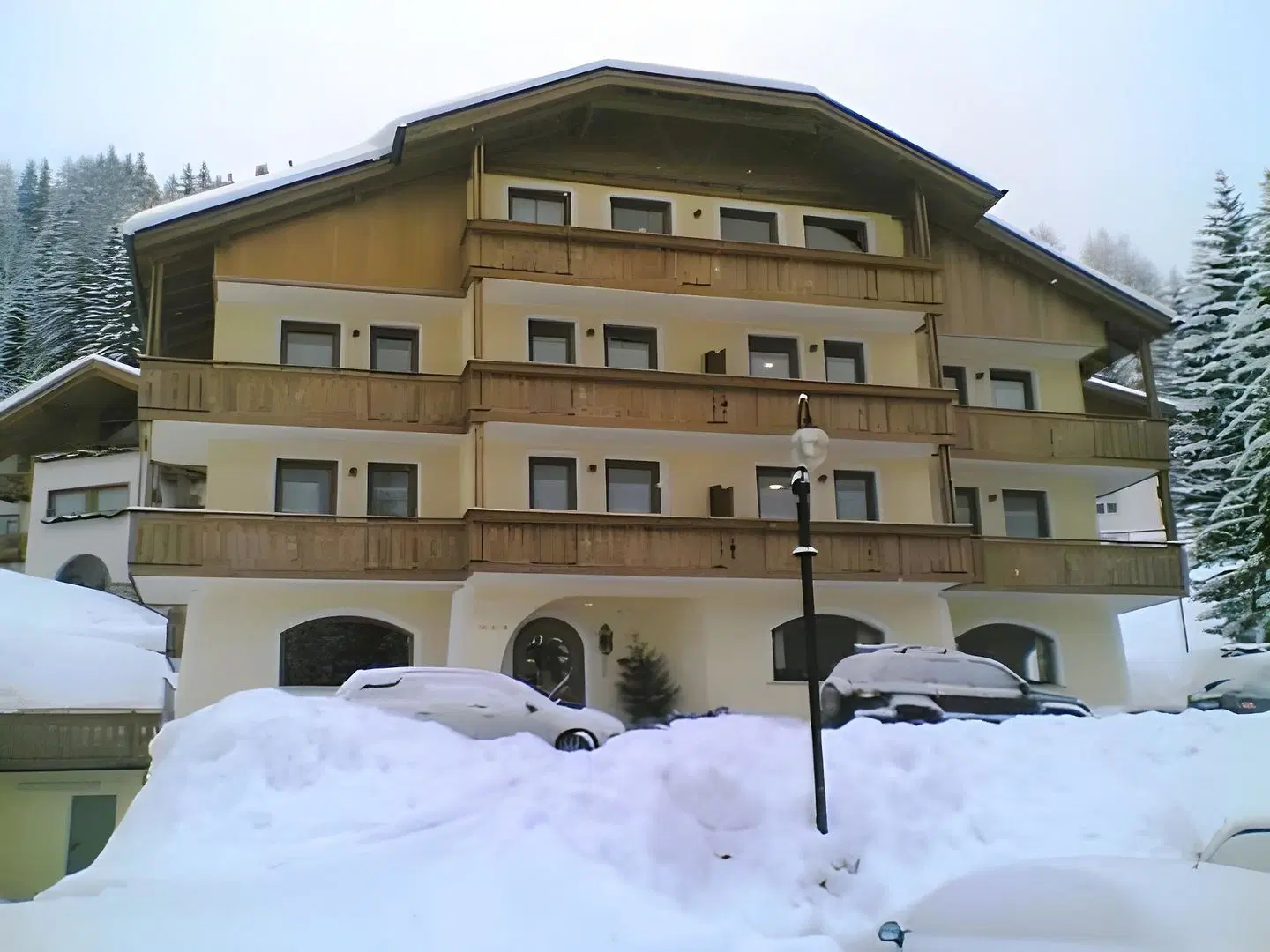 Mondeval EXTERIOR