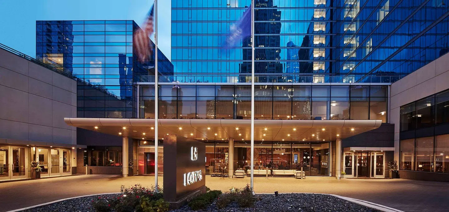 Loews Chicago EXTERIOR