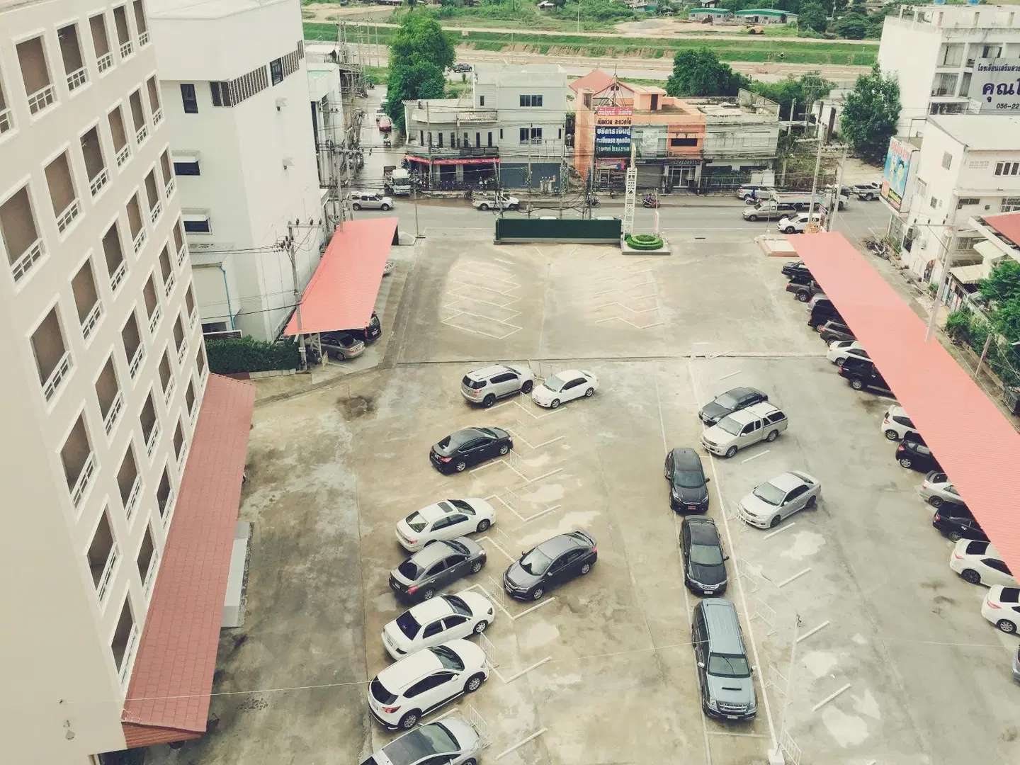 P.A. Thani Hotel EXTERIOR