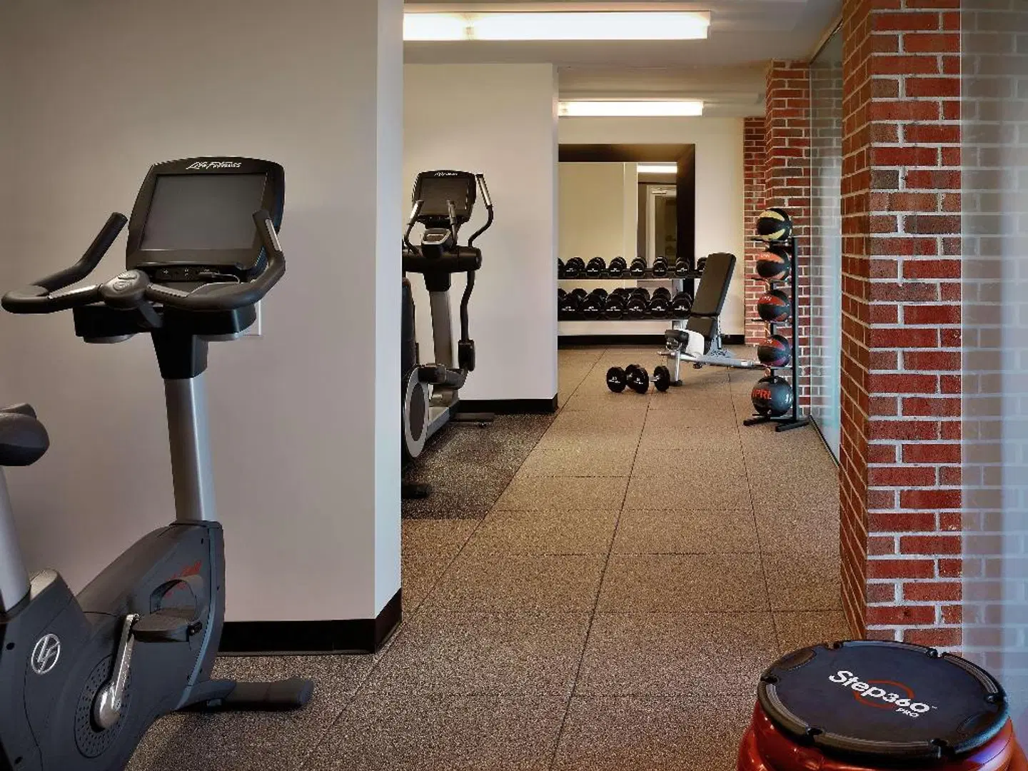 DoubleTree by Hilton Hotel and Suites Charleston Airport SPORTS_AND_LEISURE