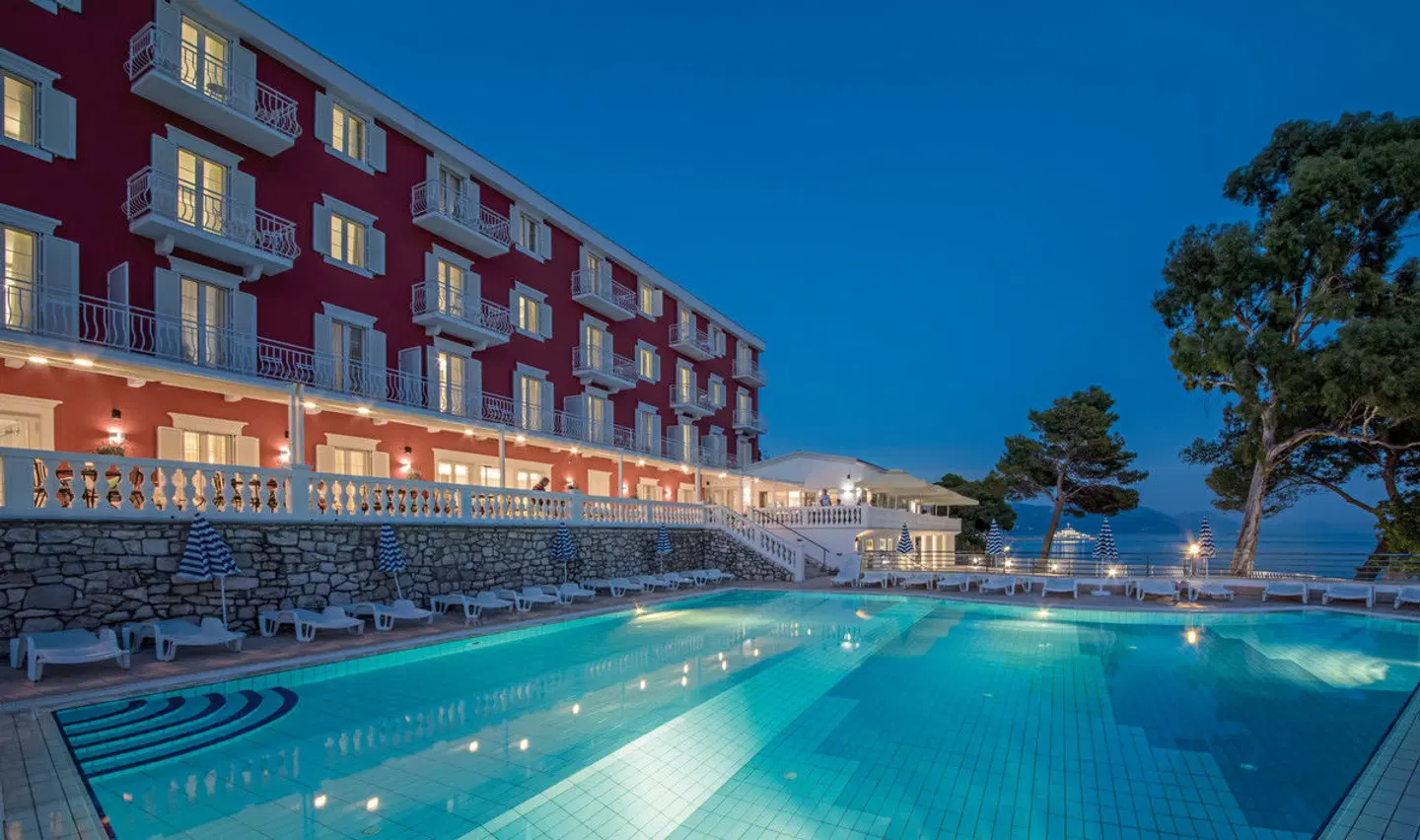 Aminess Younique Bellevue Hotel OUTDOOR_POOL
