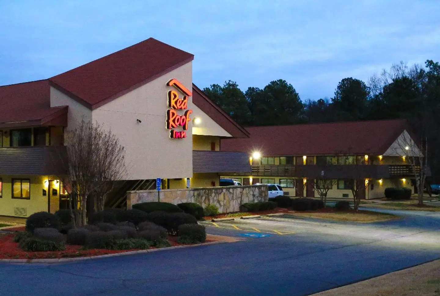 Red Roof Inn Greenville EXTERIOR