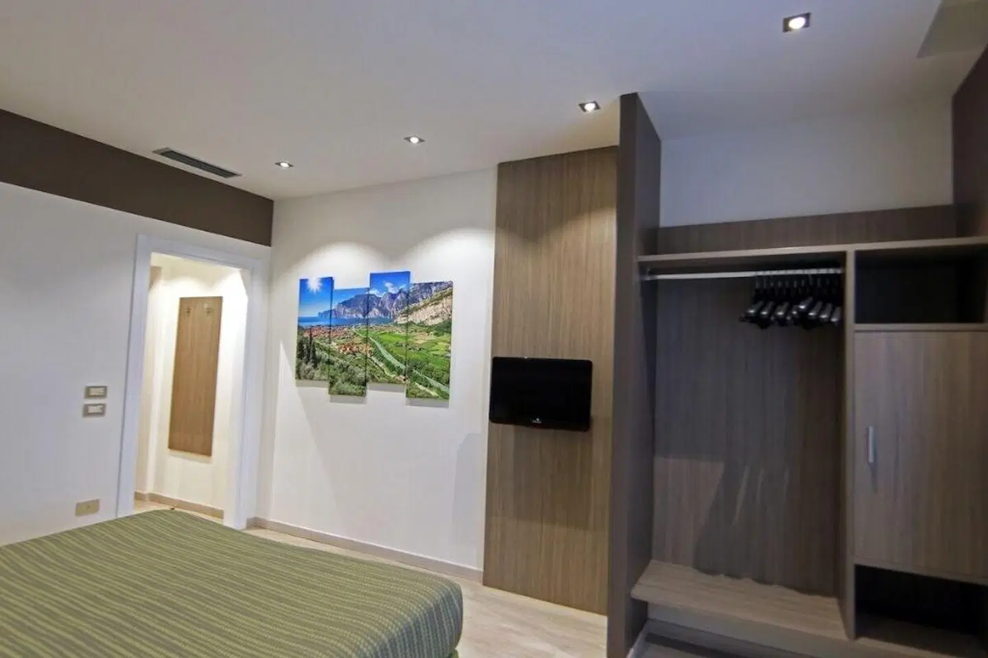 Ideal ROOM_EXAMPLE
