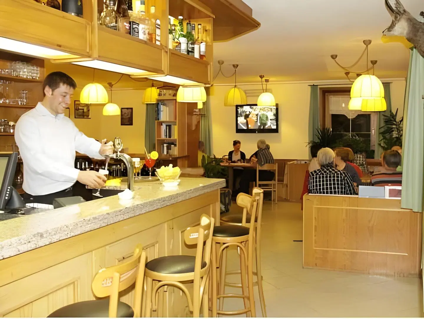 Le Alpi Bar