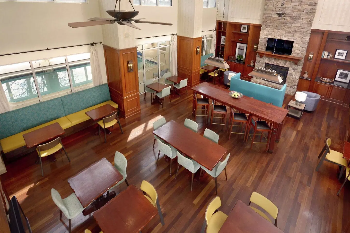 Hampton Inn & Suites Clinton ROOM_EXAMPLE