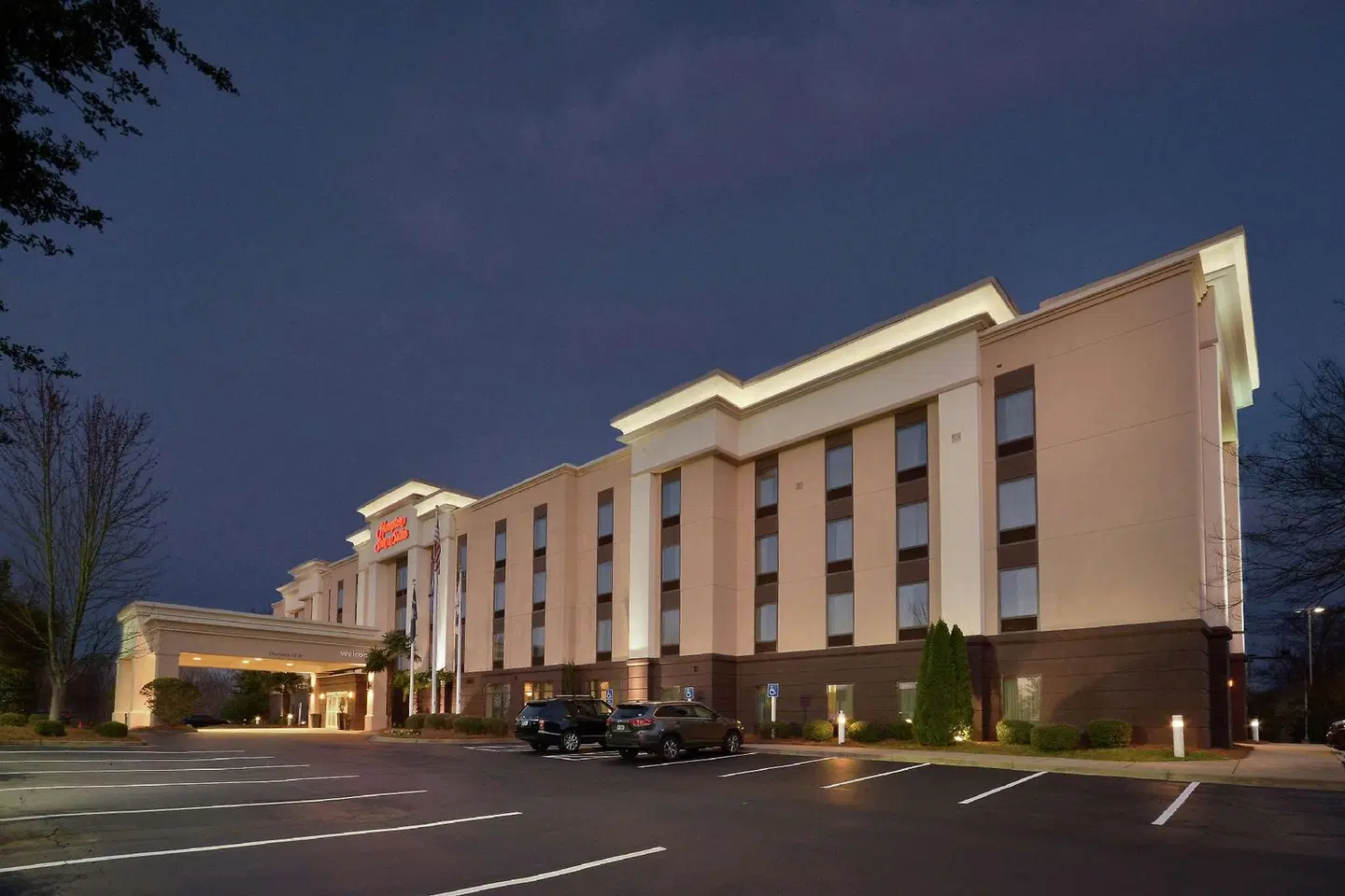 Hampton Inn & Suites Clinton EXTERIOR