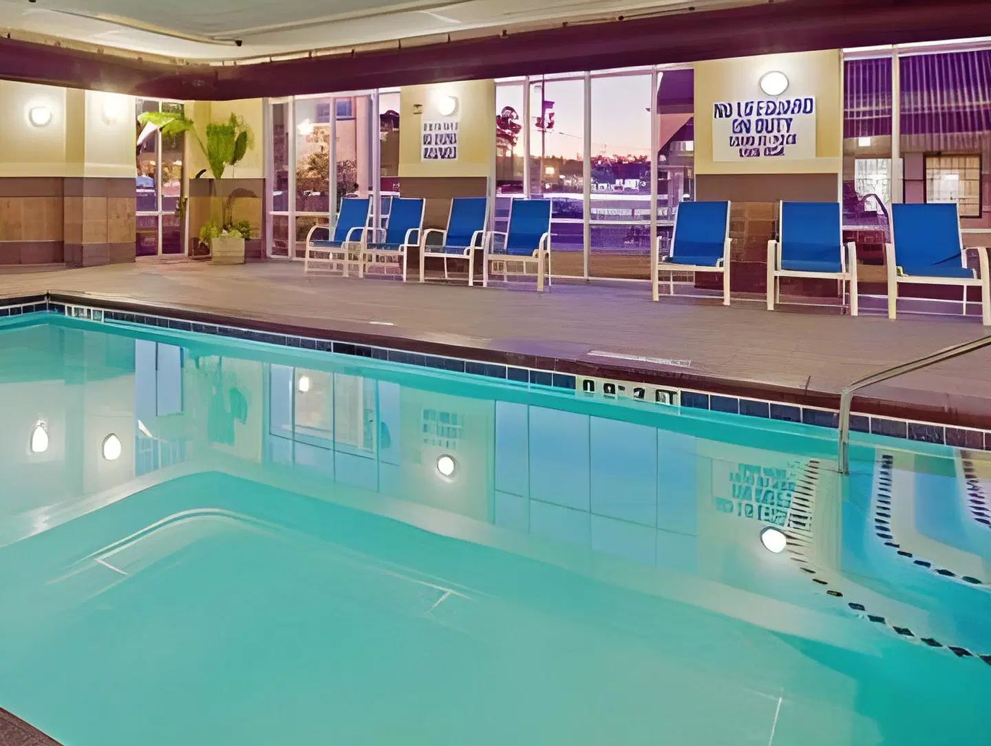 Holiday Inn Express & Suites Columbia-Fort Jackson by IHG Hallenbad