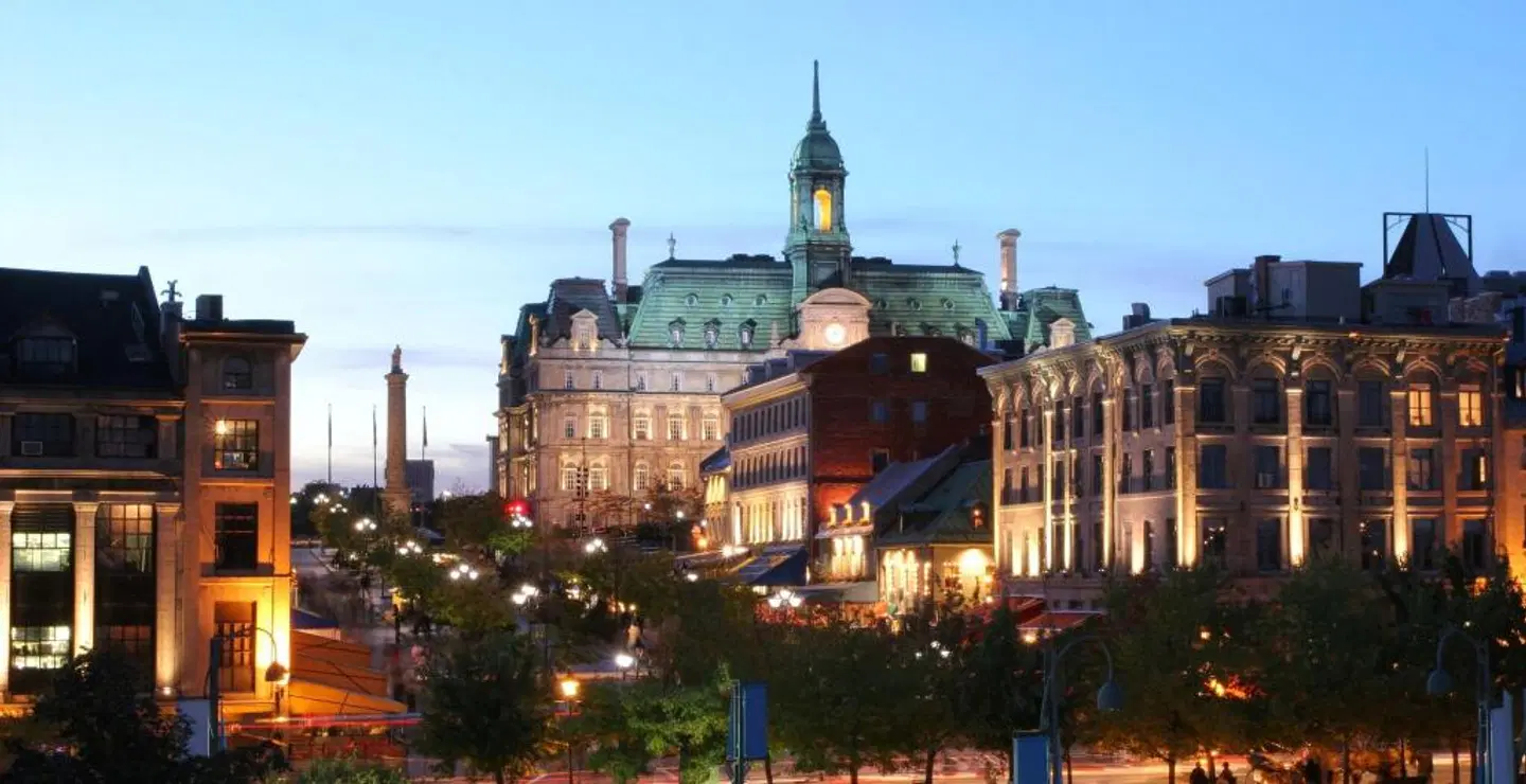 AC Hotel by Marriott Old Montreal EXTERIOR