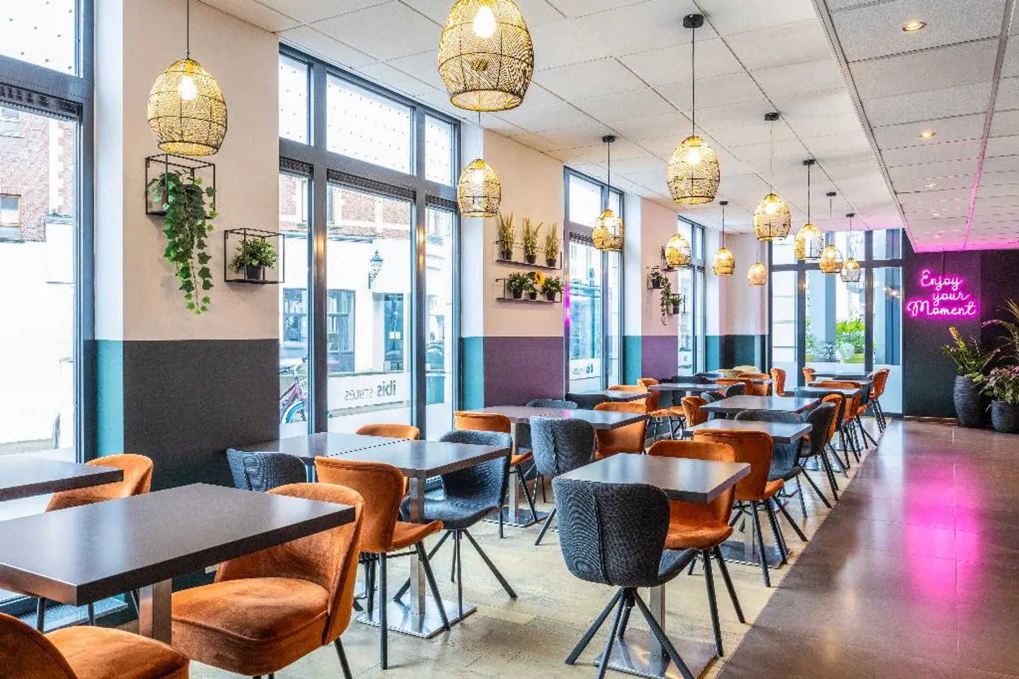 ibis Styles Brussels Centre Stephanie Bar