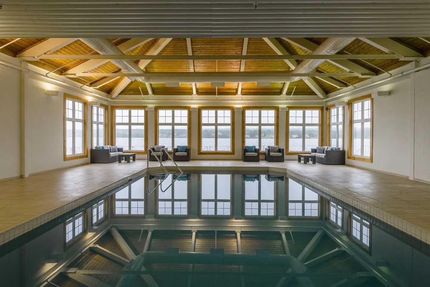 Rodd Miramichi Hallenbad