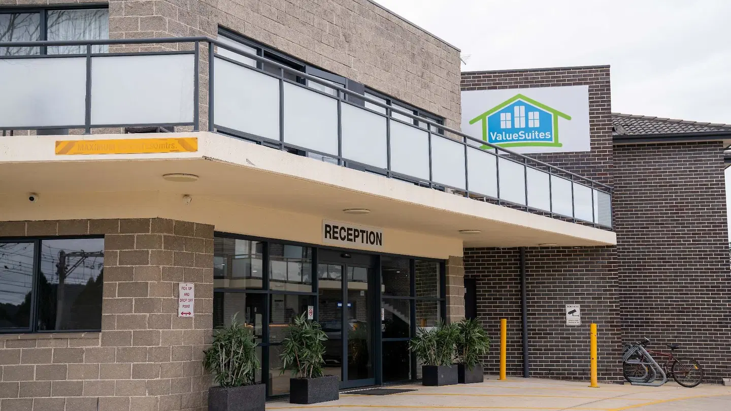 Value Suites Penrith EXTERIOR