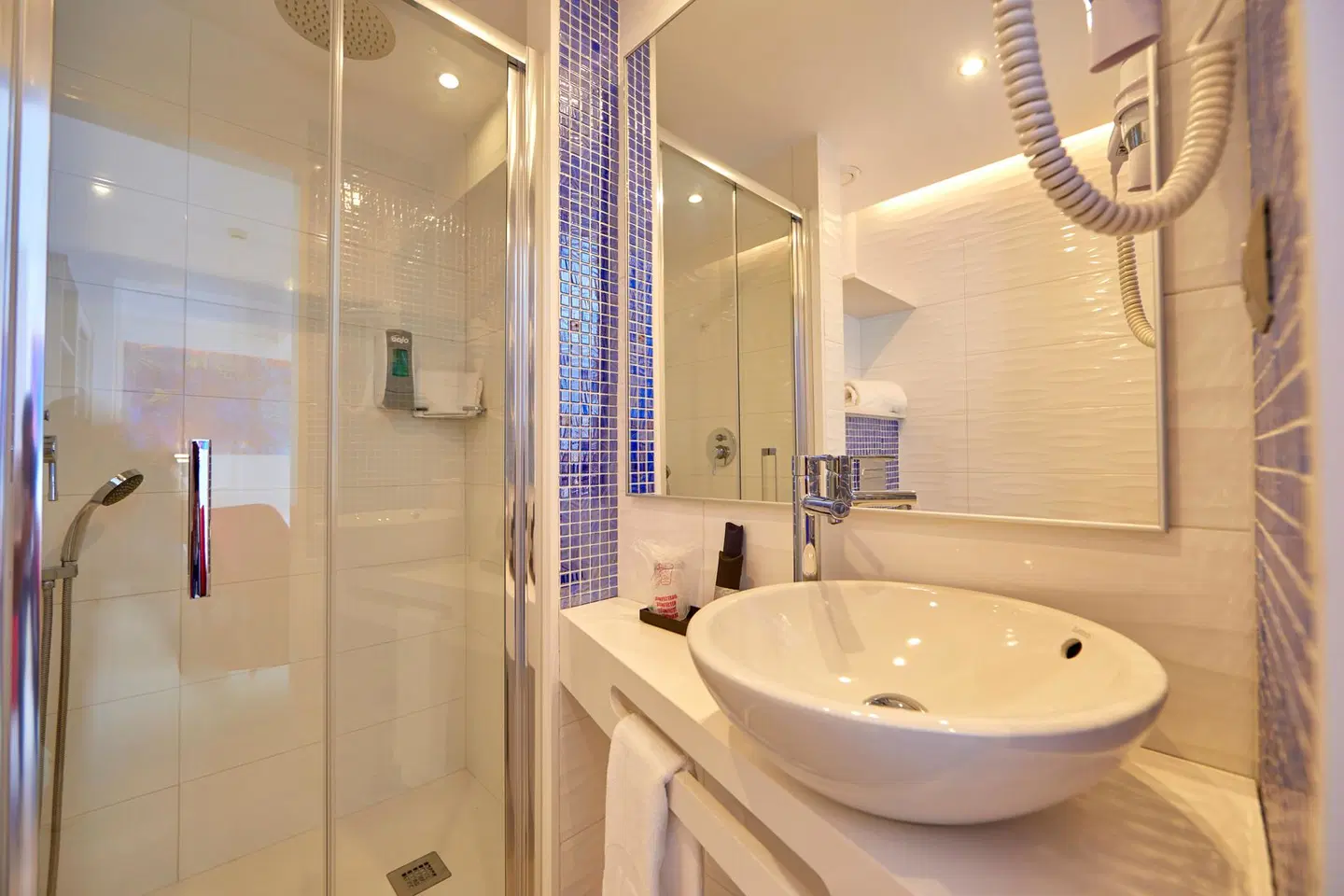 Indico Rock BATHROOM