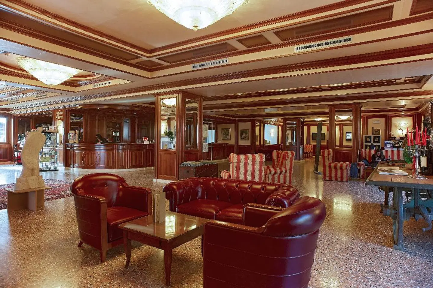 Villa Quaranta Park Wellness Hotel & SPA LOUNGE_LOBBY
