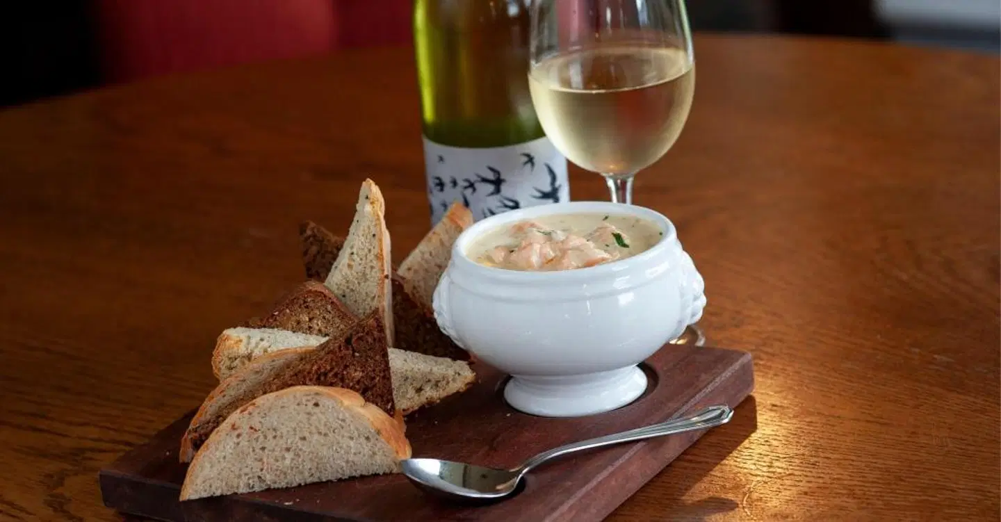 Arnolds Hotel & Riding Stables Restaurant