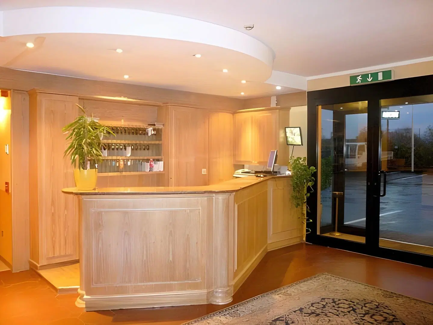 Ascot Bar