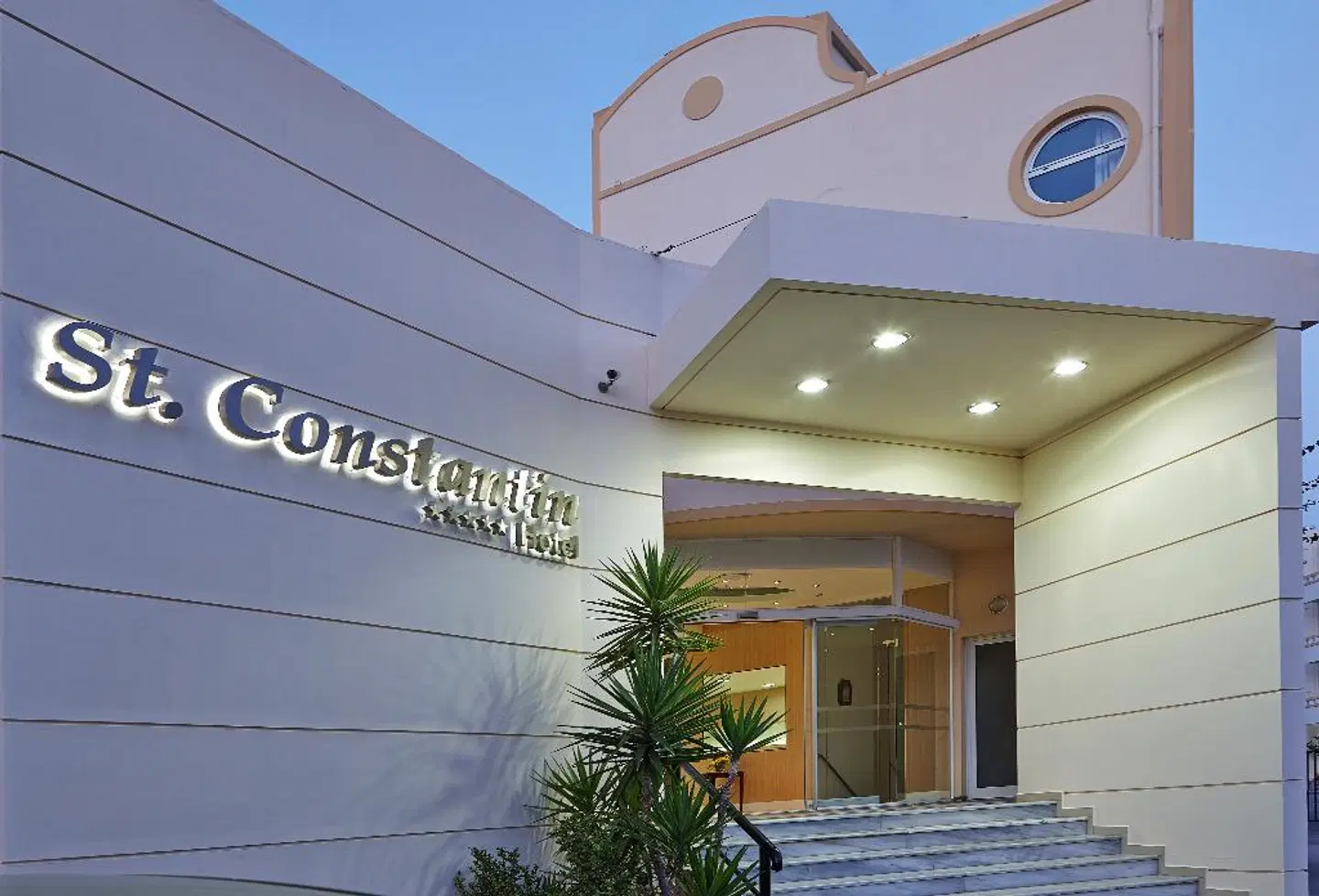 St Constantin EXTERIOR