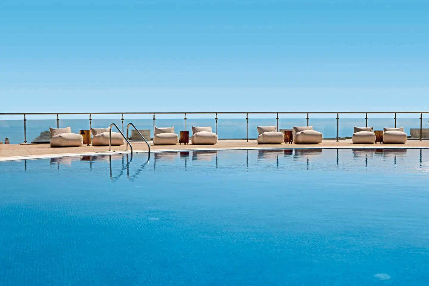 Zeus Eleva Ajul OUTDOOR_POOL
