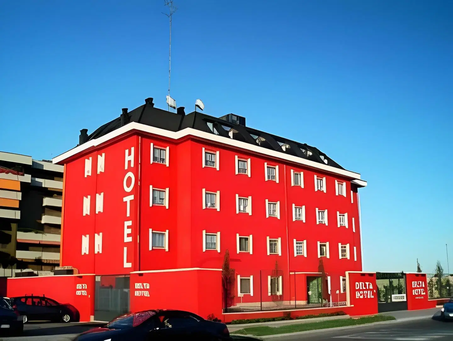 Delta Hotel EXTERIOR