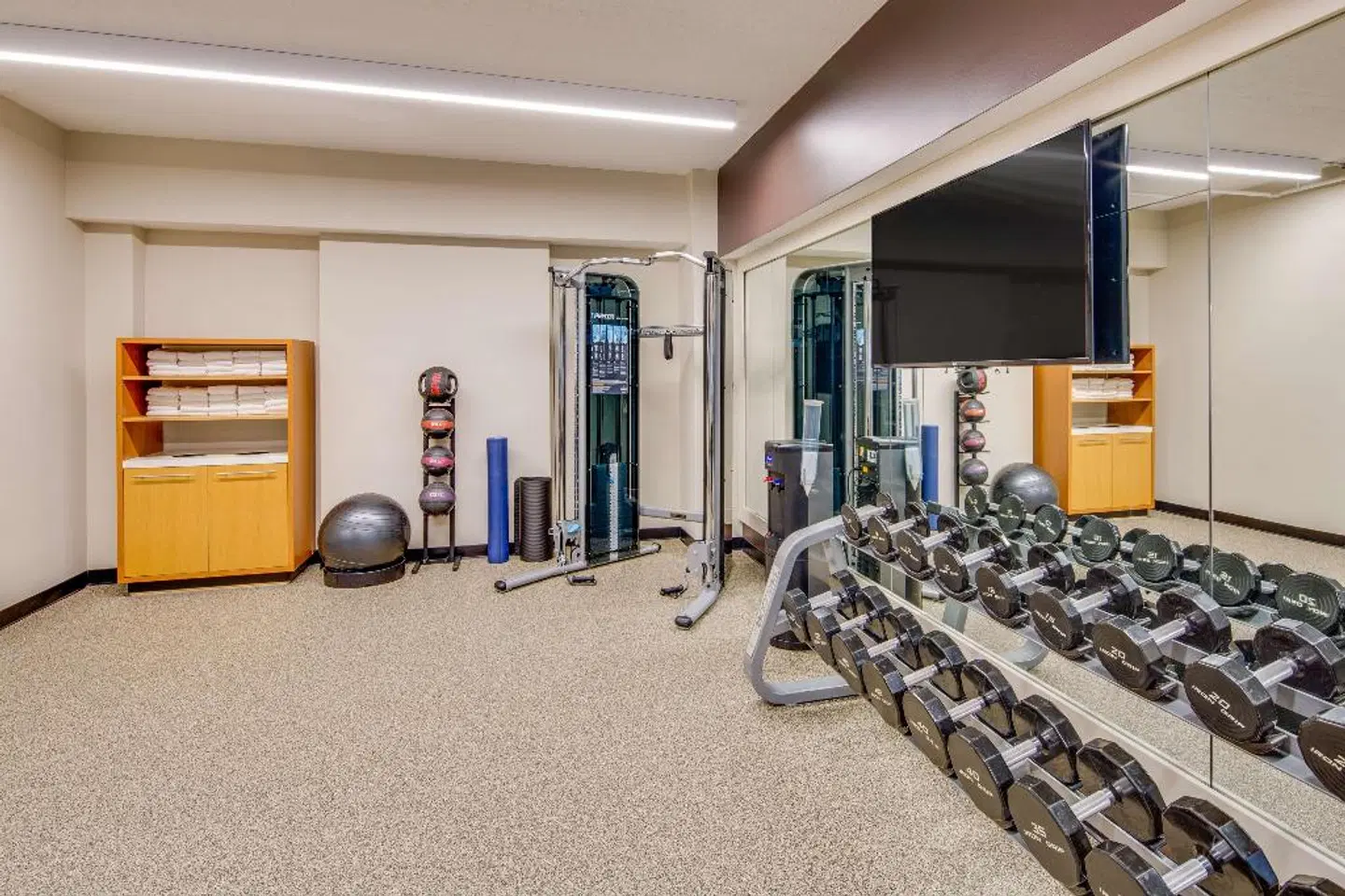 DoubleTree by Hilton Hotel & Suites Jersey City SPORTS_AND_LEISURE