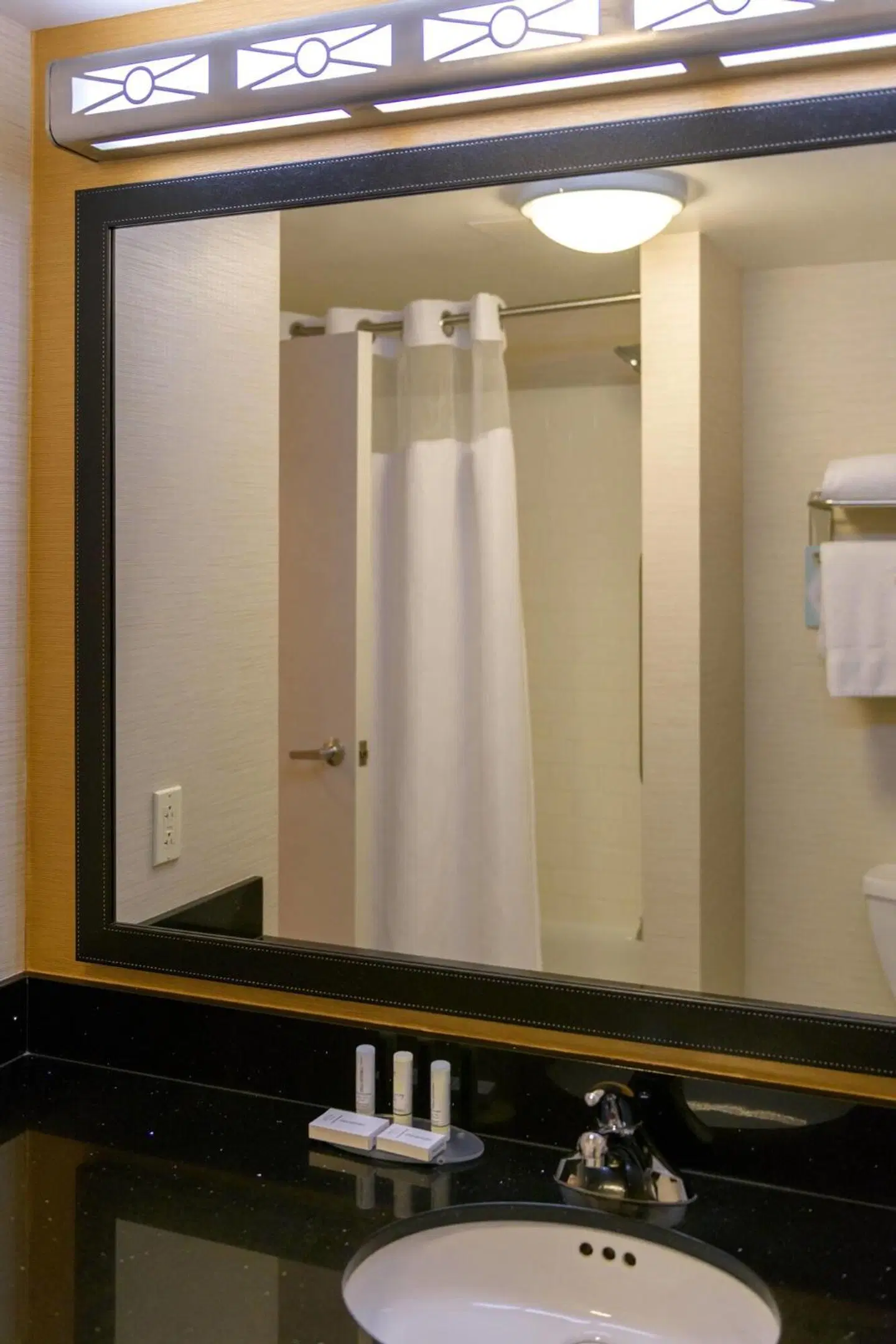 Fairfield Inn & Suites by Marriott Kennett Square Brandywine Valley Badezimmer