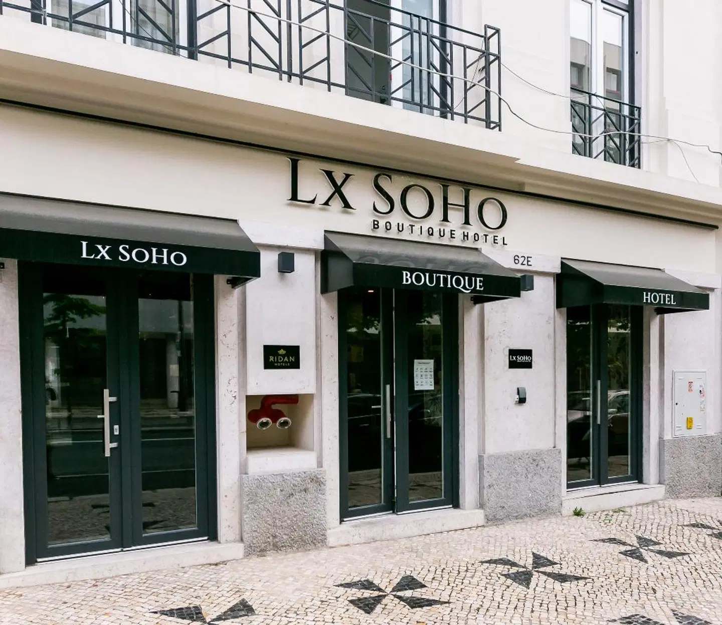 The Optimistic Hotel EXTERIOR