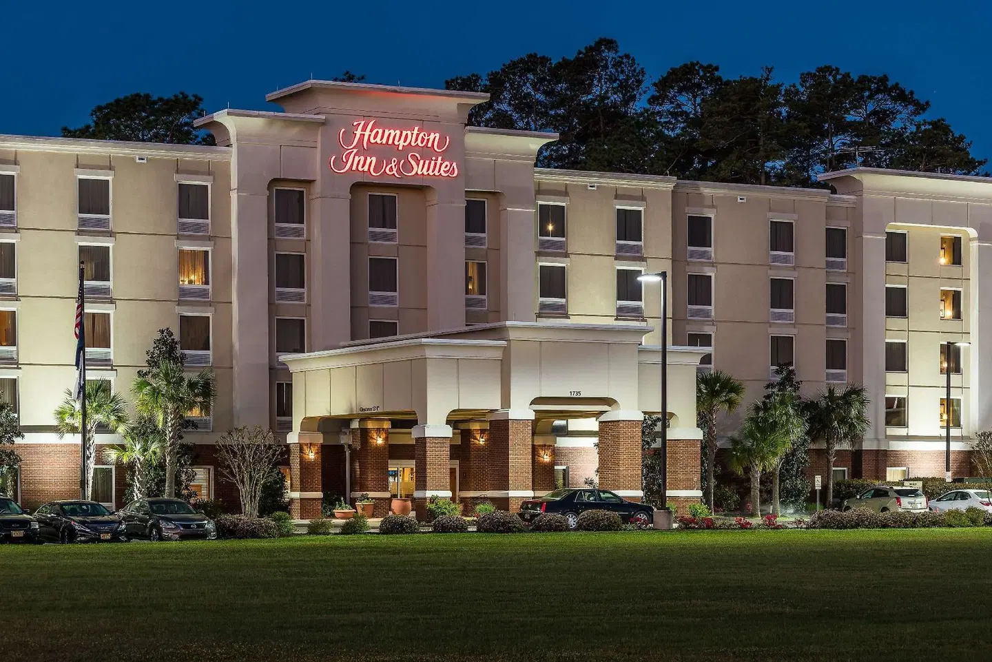 Hampton Inn & Suites Florence-North-I-95 EXTERIOR
