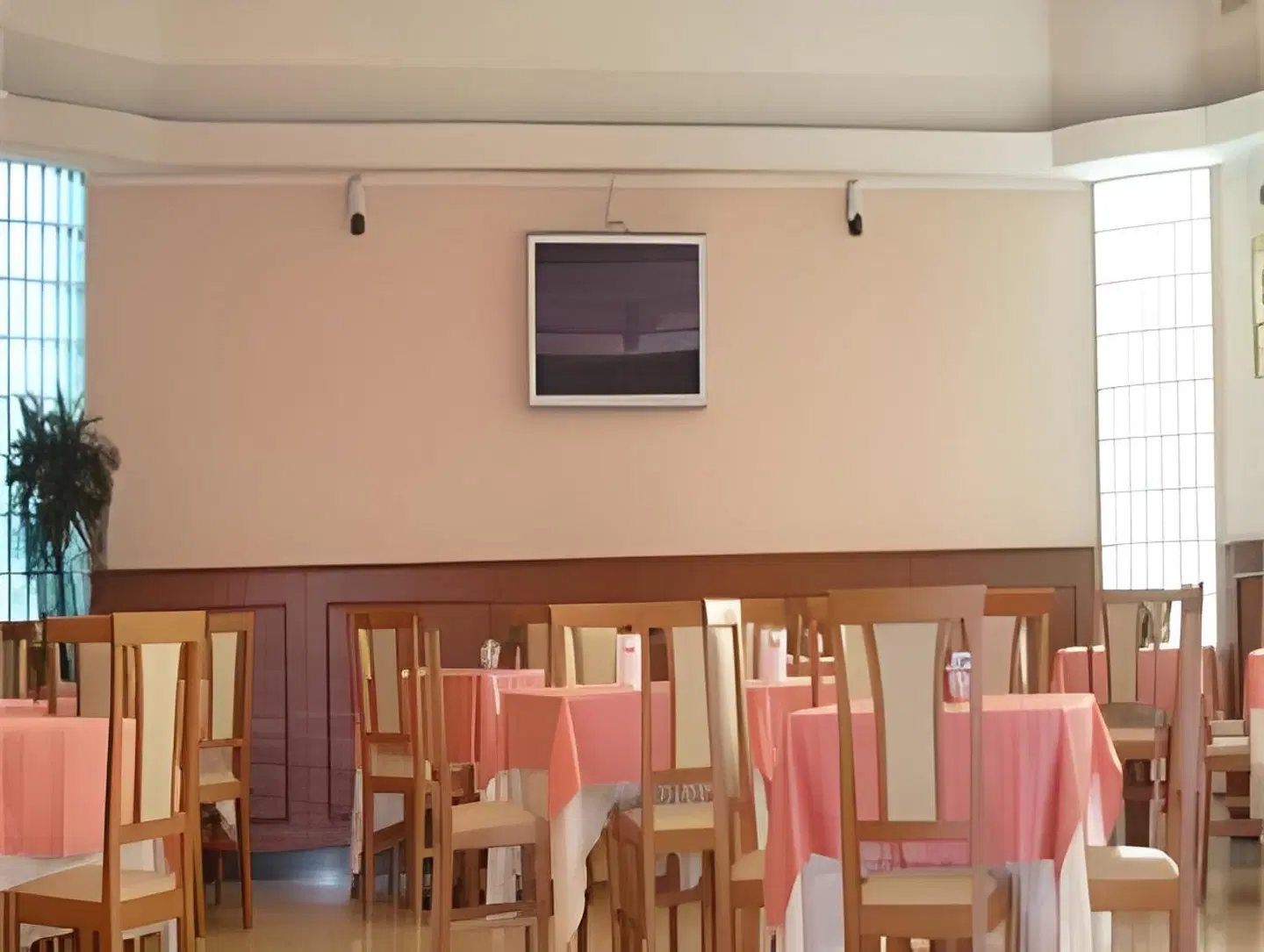 Hotel - Motel Flower Restaurant