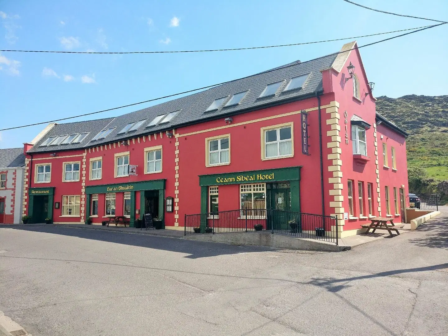 Ceann Sibeal EXTERIOR