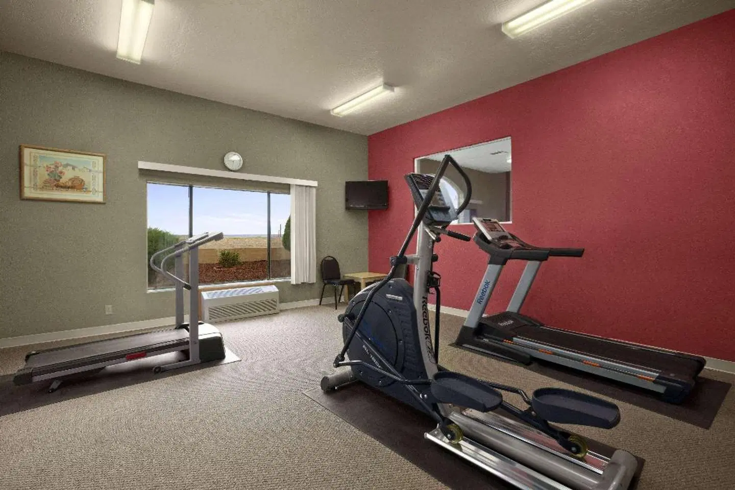 Howard Johnson Holbrook SPORTS_AND_LEISURE