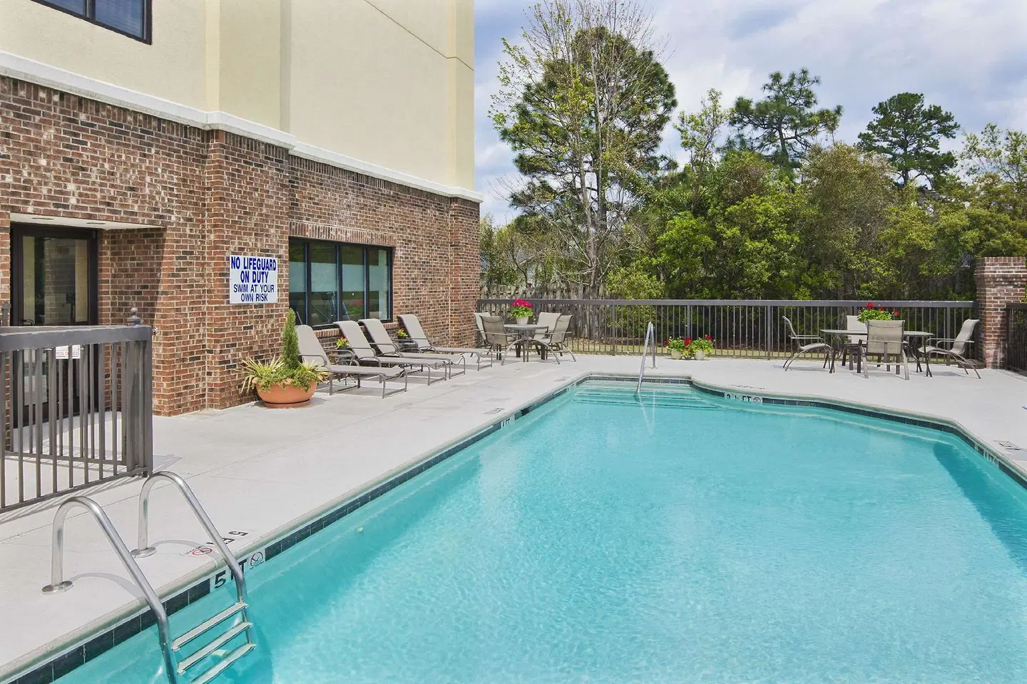 Hampton Inn Columbia I-20-Clemson Road OUTDOOR_POOL