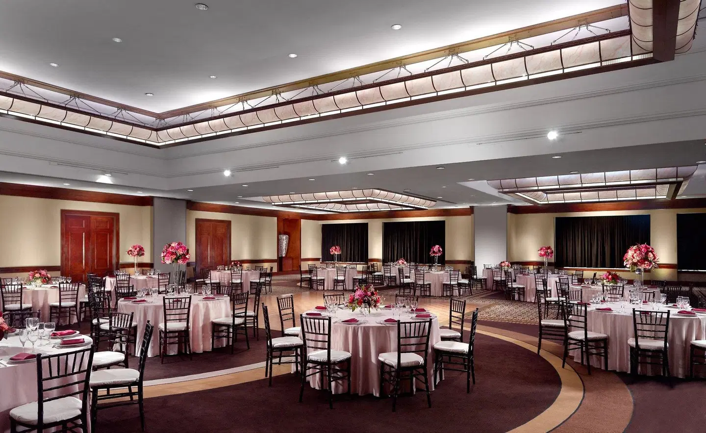 Omni Los Angeles Hotel at California Plaza Restaurant