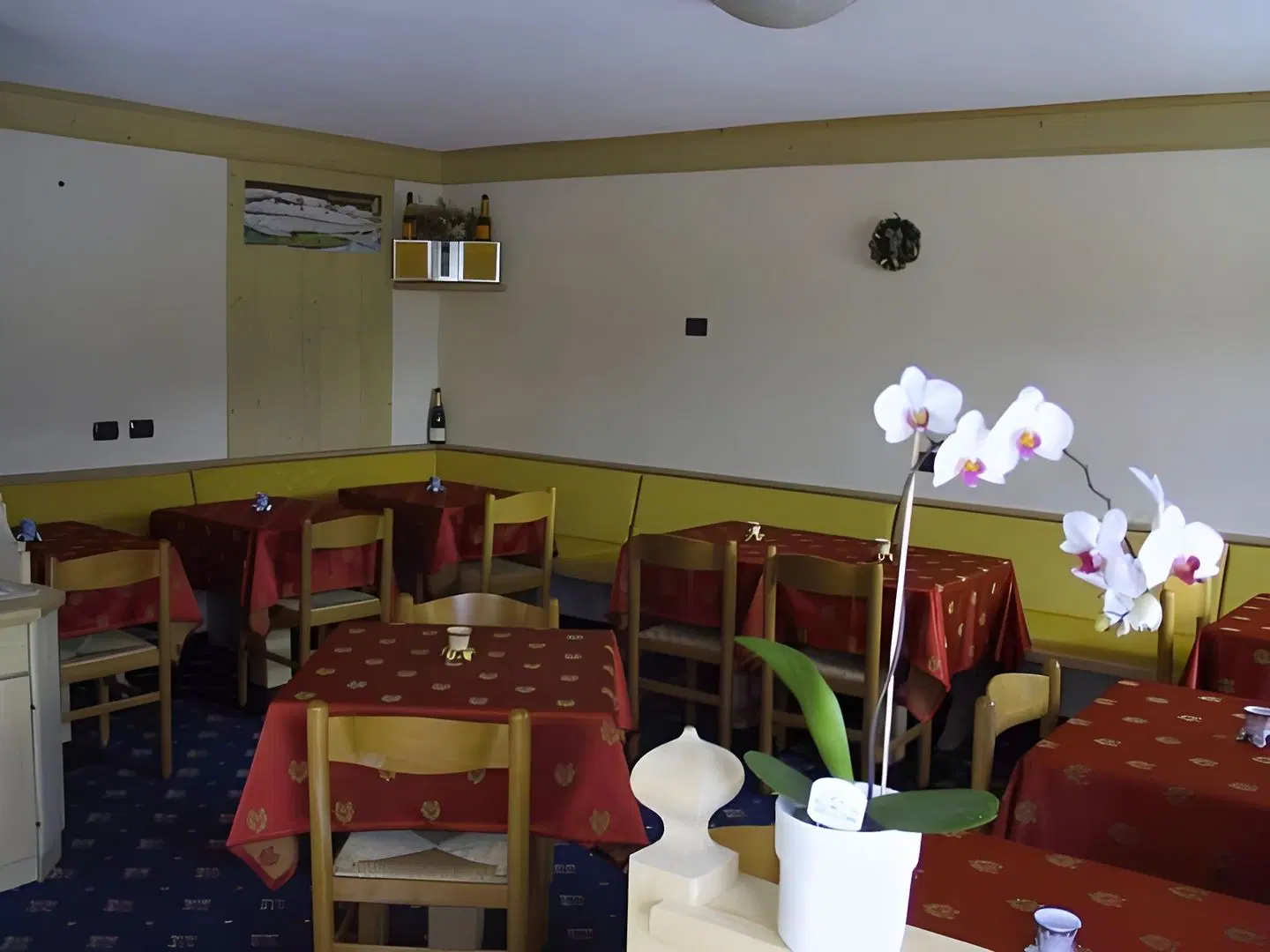 Champagne Restaurant