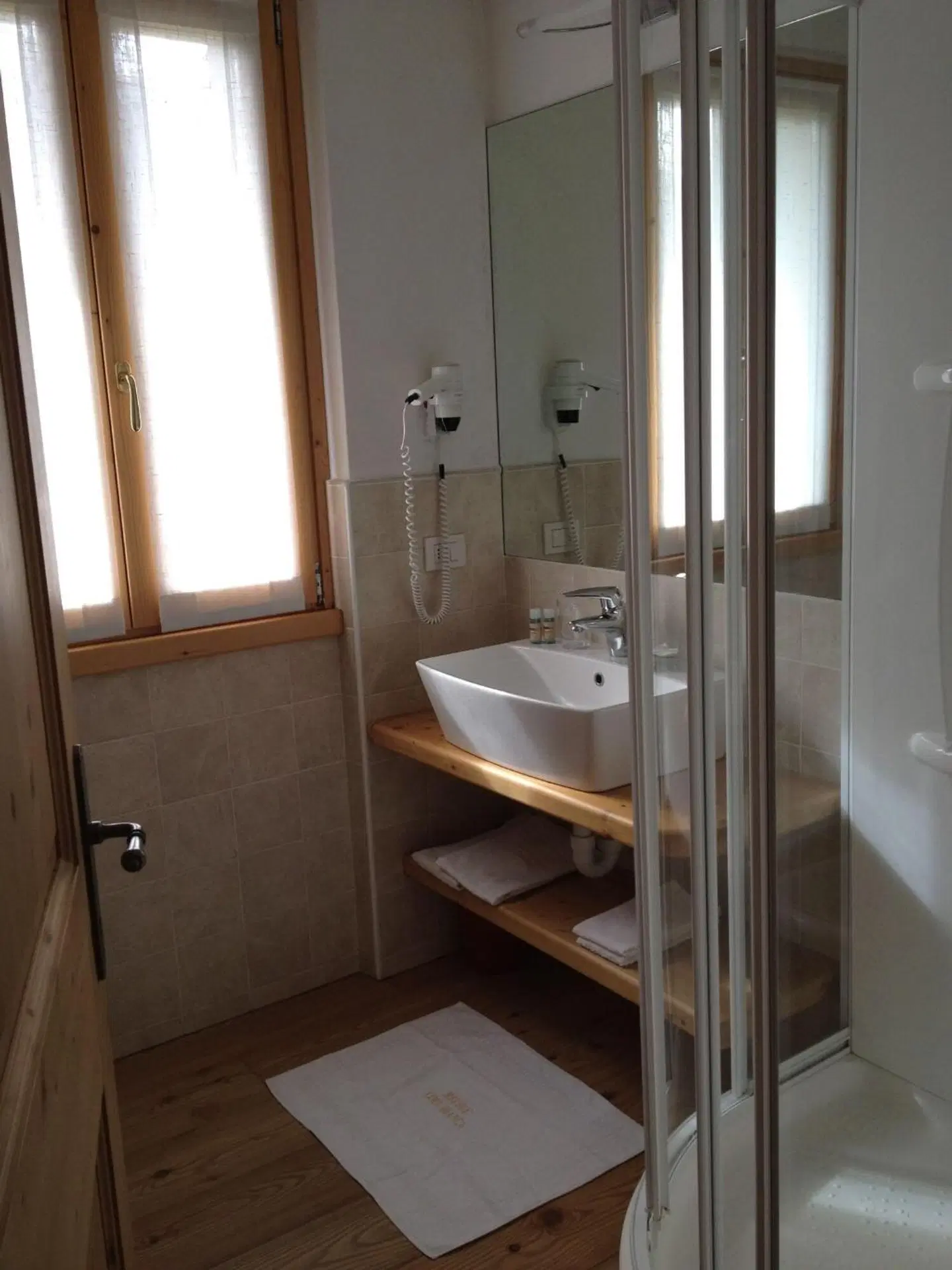 Meublè Cima Bianca Garni Badezimmer