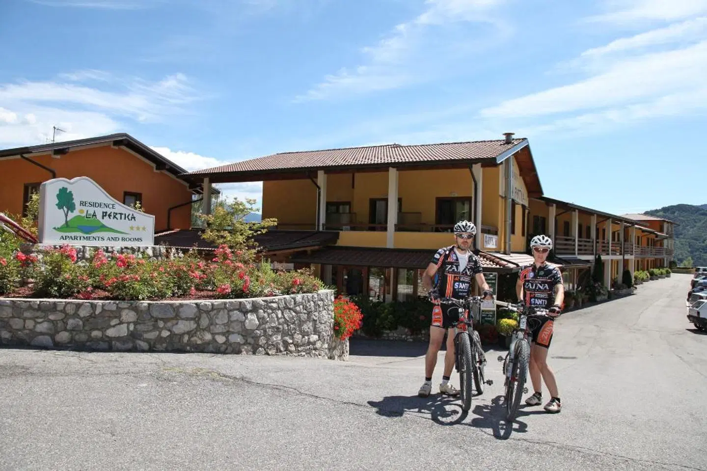 Hotel Residence La Pertica EXTERIOR