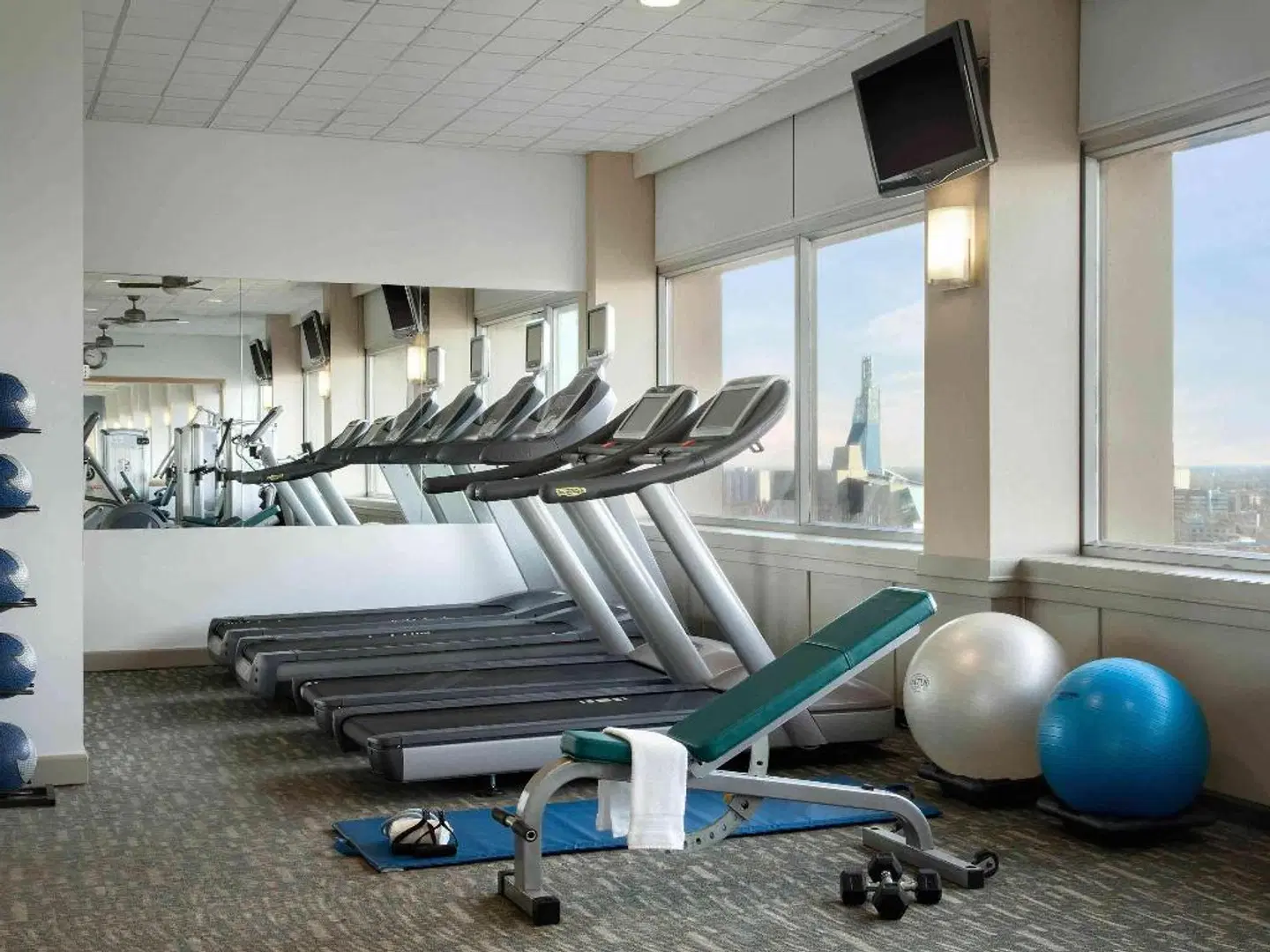 Fairmont Winnipeg SPORTS_AND_LEISURE