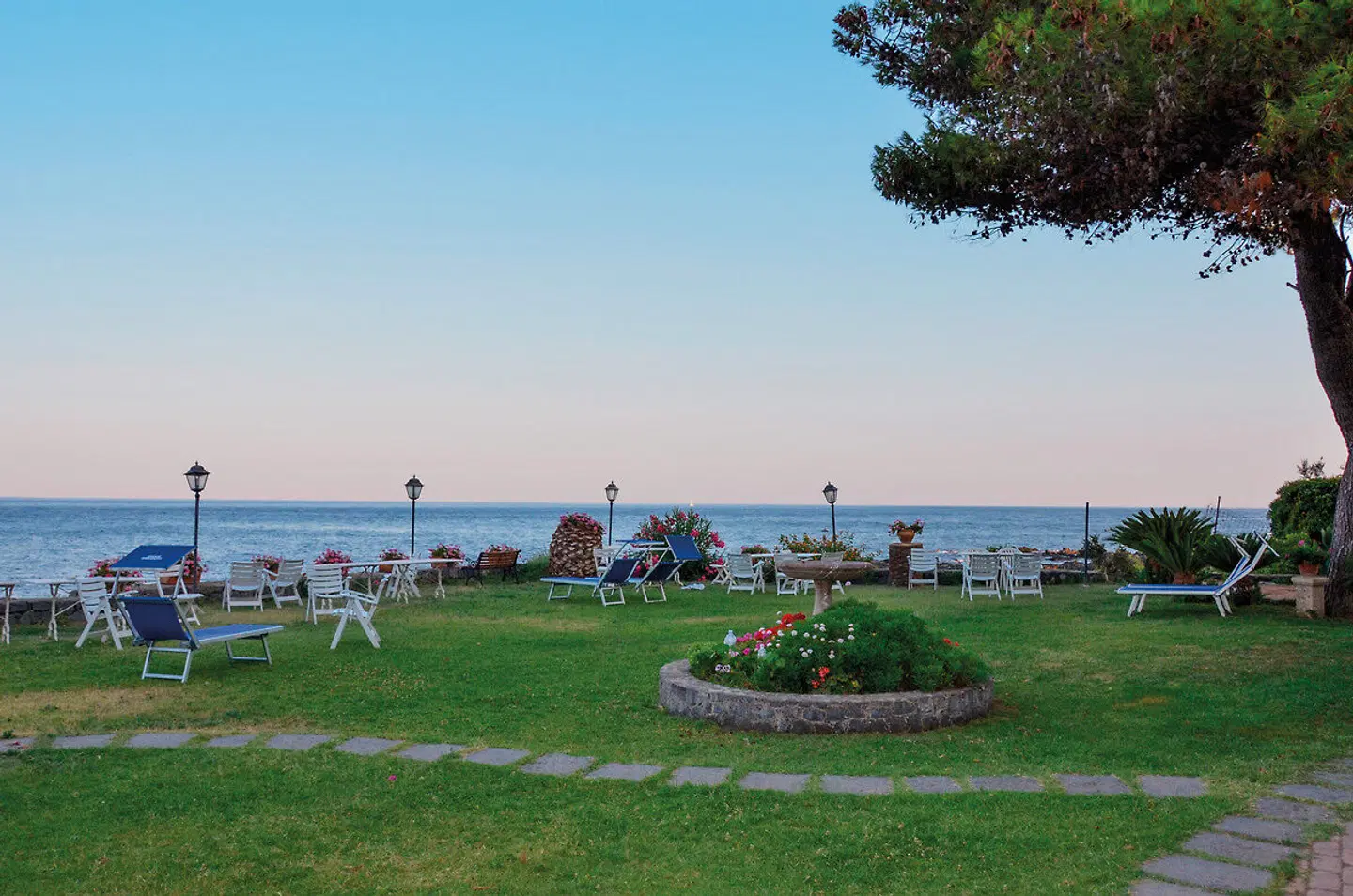 Arathena Rocks GARDEN