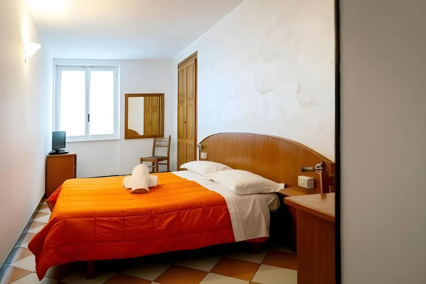 Montecodeno ROOM_EXAMPLE
