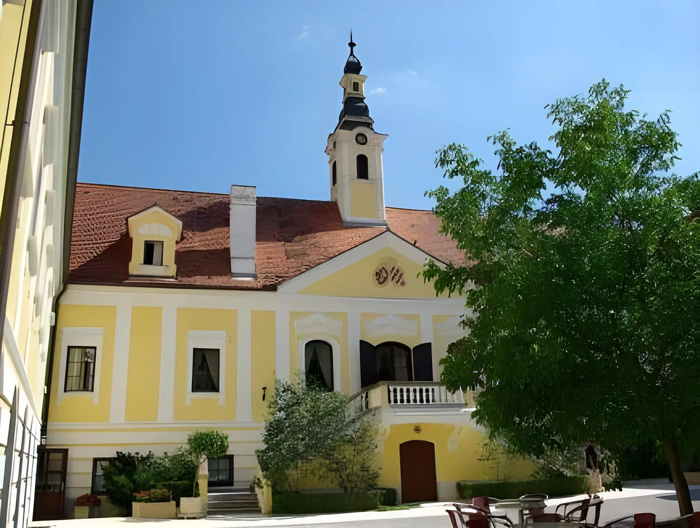 Schloß Haindorf EXTERIOR