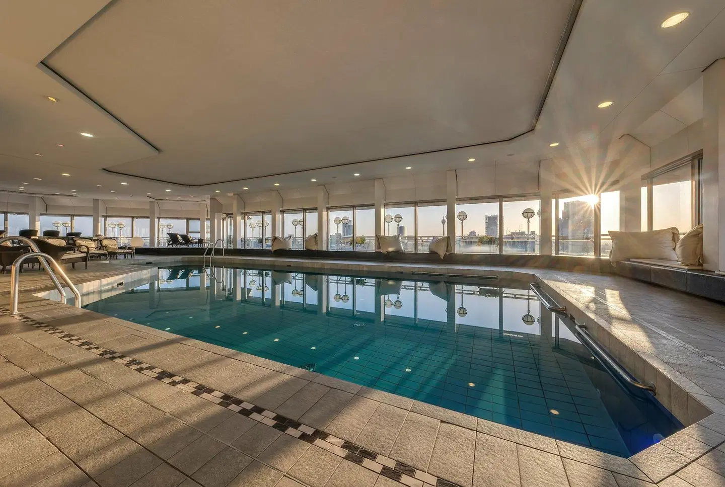 Clayton Hotel Düsseldorf Hallenbad