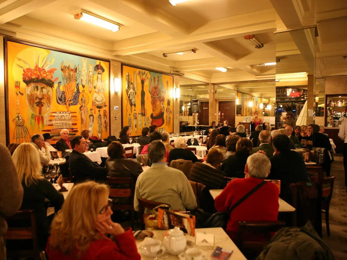 Aliados Restaurant